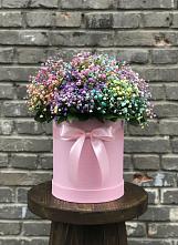 Цветочная композиция из Гипсофила и Розы в шляпной коробке в Дульдурге