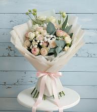 Букет цветов из:  Розы и Лизиантусы в Дульдурге