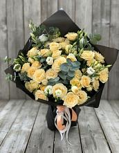 Букет цветов из:  Розы и Лизиантусы в Дульдурге