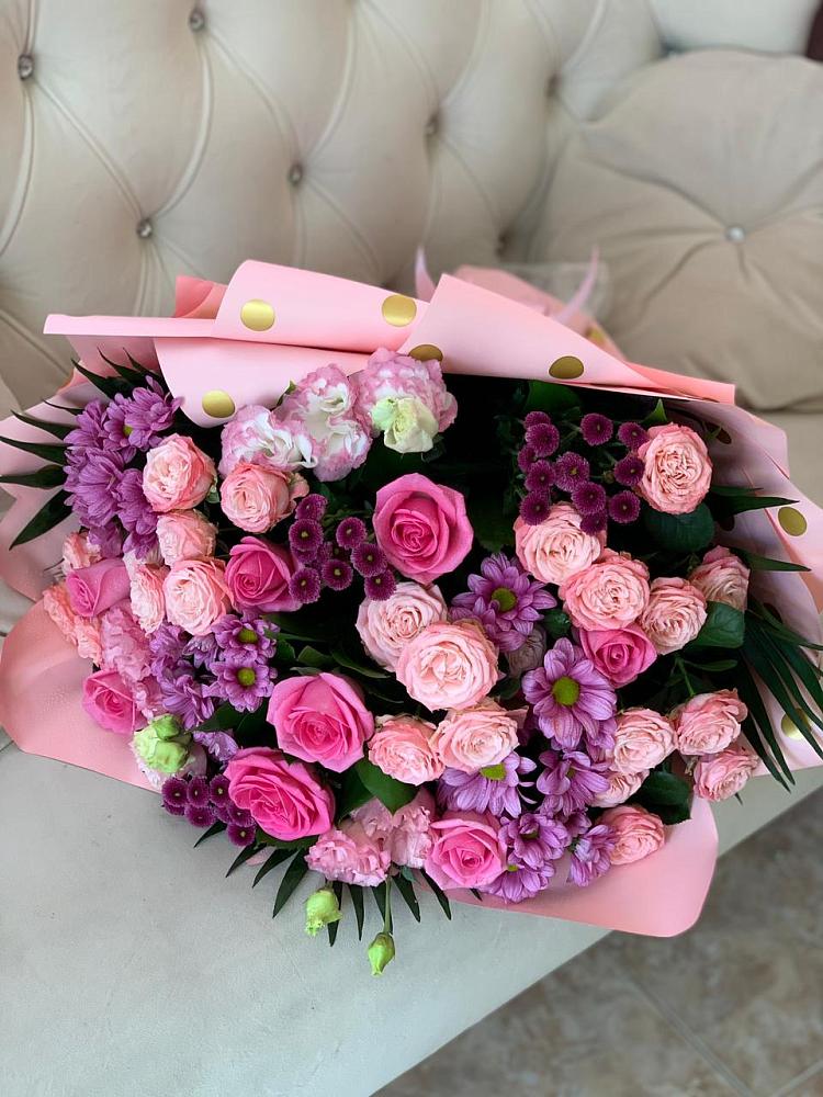 Букет цветов из: Хризантемы, Розы и Лизиантусы в Дульдурге