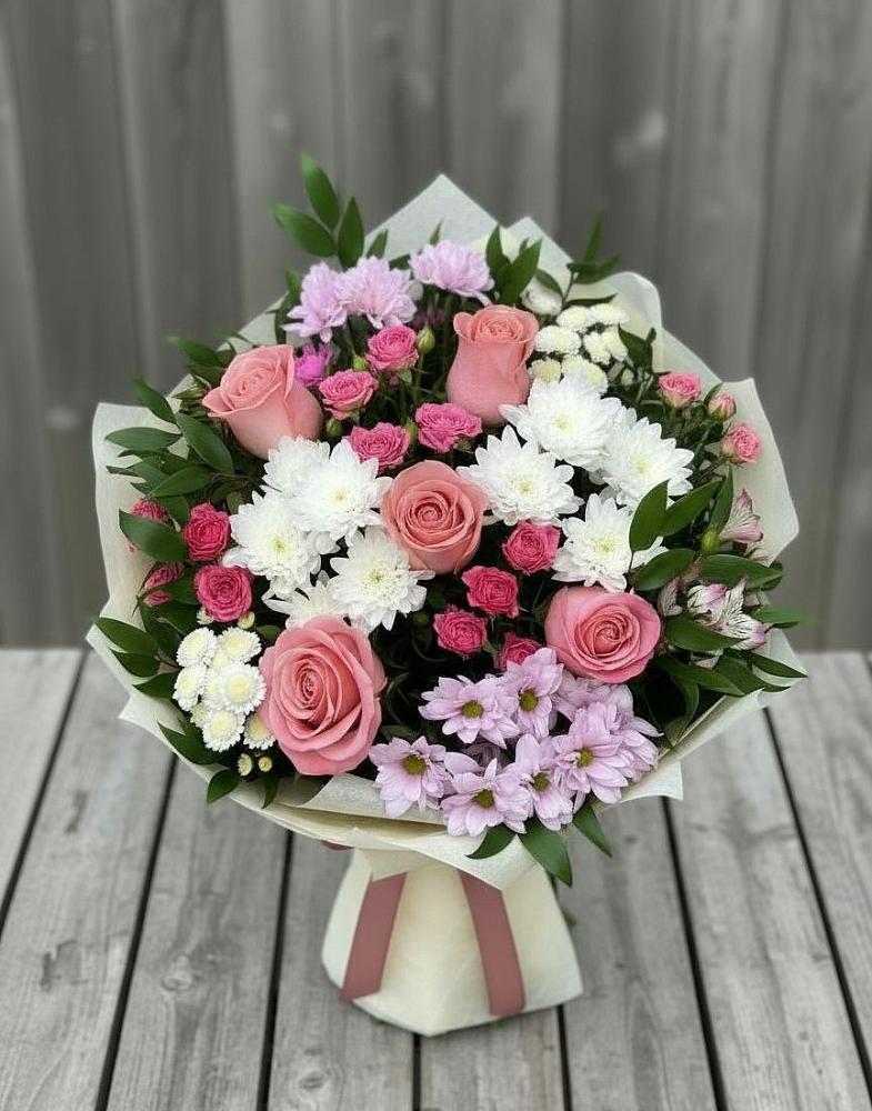 Букет цветов из: Альстромерии, Гвоздики, Розы и Хризантемы в Дульдурге