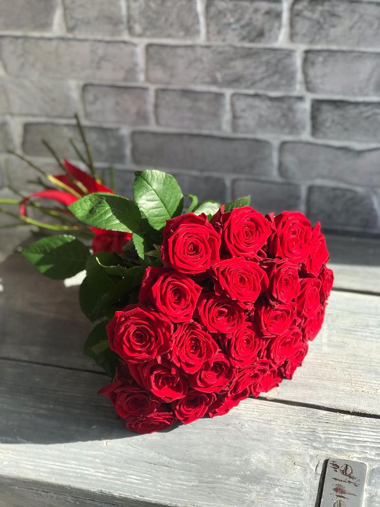 Букет Красные розы Фридом в Дульдурге