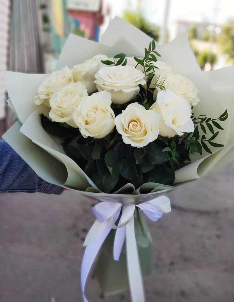 Букет Белые розы Проуд в Дульдурге