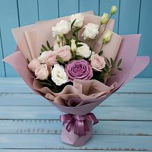 Букет цветов из:  Розы и Лизиантусы в Дульдурге