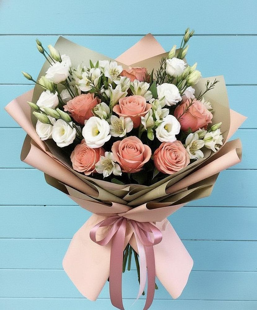 Букет цветов из: Розы, Альстромерии и Лизиантусы в Дульдурге