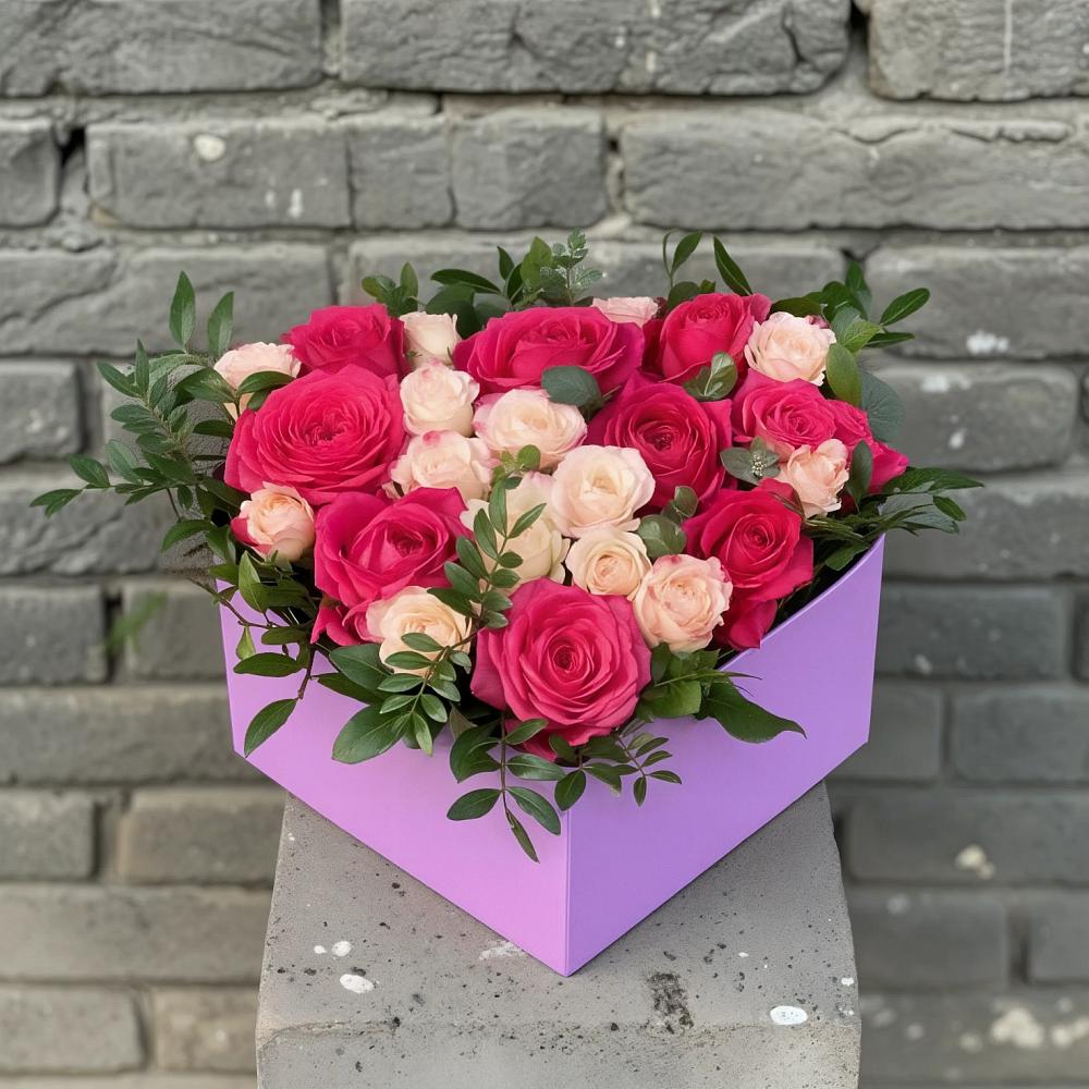 Цветочная композиция из Розы в коробке в Дульдурге