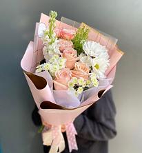 Букет цветов из:  Хризантемы и Розы в Дульдурге