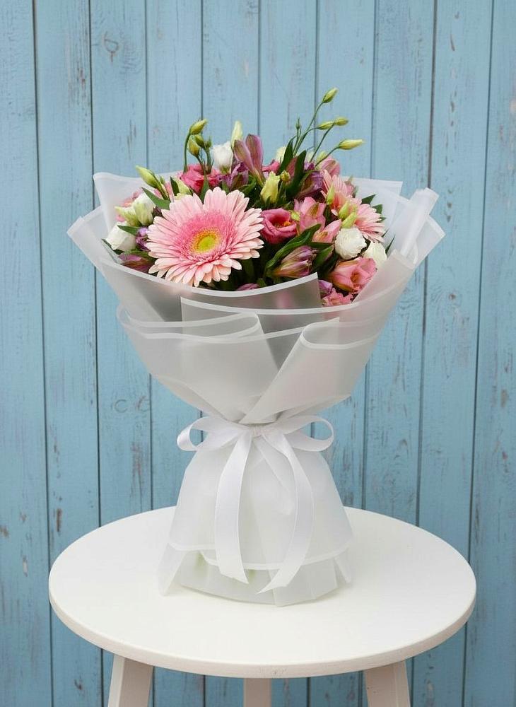 Букет цветов из: Герберы, Альстромерии и Лизиантусы в Дульдурге