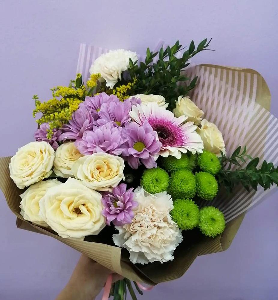 Букет цветов из: Хризантемы, Розы, Гвоздики и Герберы в Дульдурге