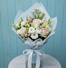 Букет цветов из:  Розы и Лизиантусы в Дульдурге