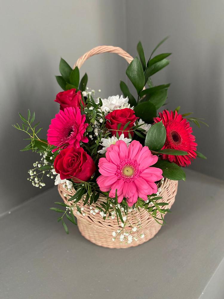 Цветочная композиция из Розы, Хризантемы и Герберы в корзине в Дульдурге