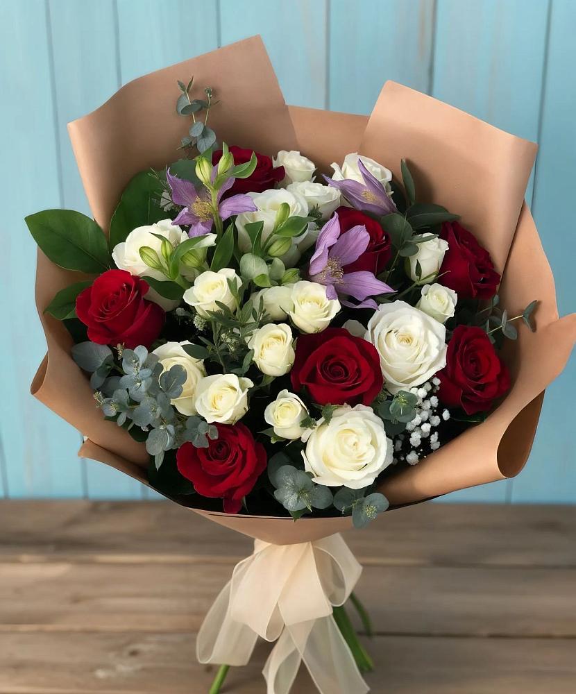 Букет цветов из: Розы и Альстромерии в Дульдурге