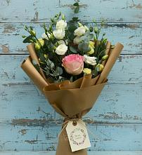 Букет цветов из:  Розы и Лизиантусы в Дульдурге