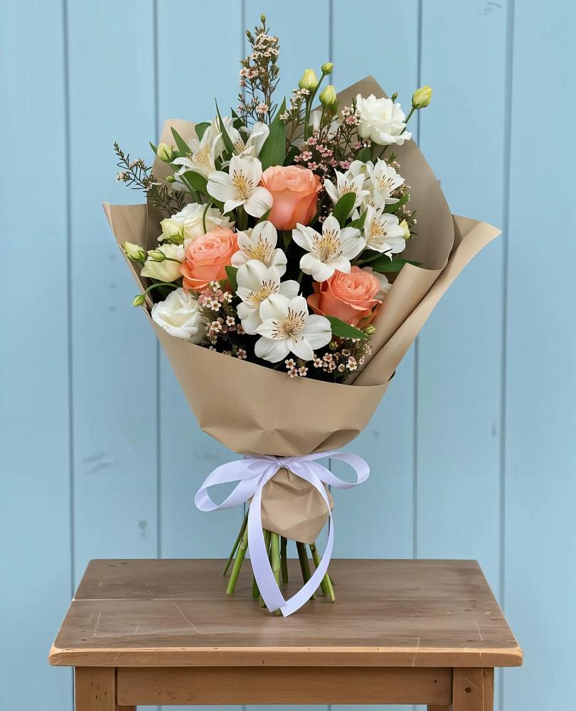 Букет цветов из: Альстромерии, Лизиантусы, Розы и Хризантемы в Дульдурге