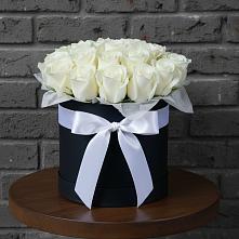 Цветочная композиция из Розы в шляпной коробке в Дульдурге